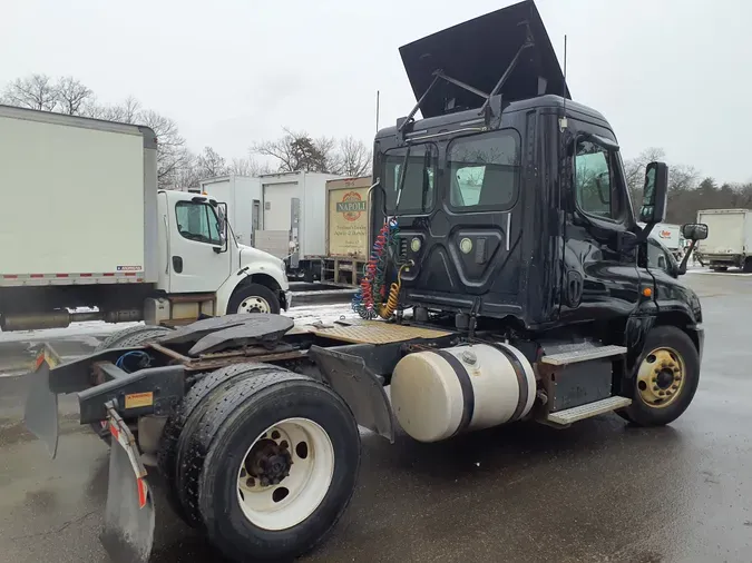 2017 FREIGHTLINER/MERCEDES CASCADIA 125