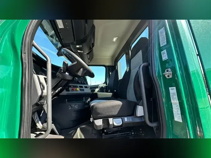 2019 FREIGHTLINER CA126d7c70f41e005f7c46e48730232cf3432