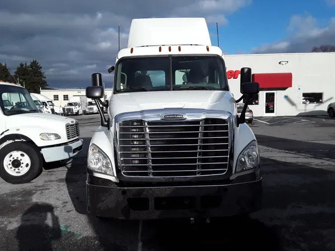 2018 FREIGHTLINER/MERCEDES CASCADIA 125