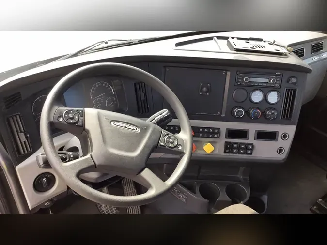 2020 Freightliner Cascadia 126