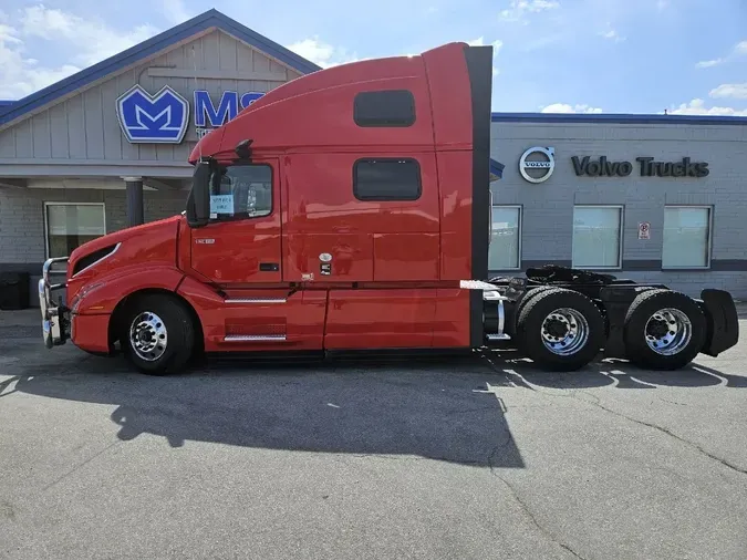 2023 VOLVO VNL64T860