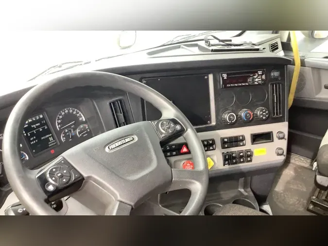 2022 Freightliner Cascadia 126