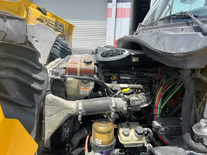 2018 FREIGHTLINER CASCADIA 113