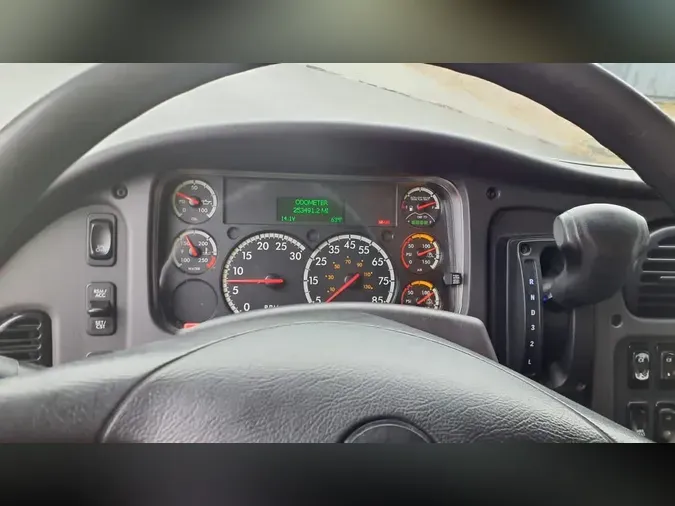 2019 FREIGHTLINER/MERCEDES M2 106
