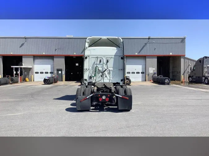 2021 Freightliner Cascadia 126