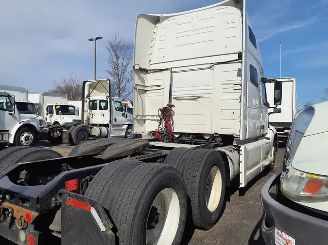 2019 VOLVO VNL64T-760