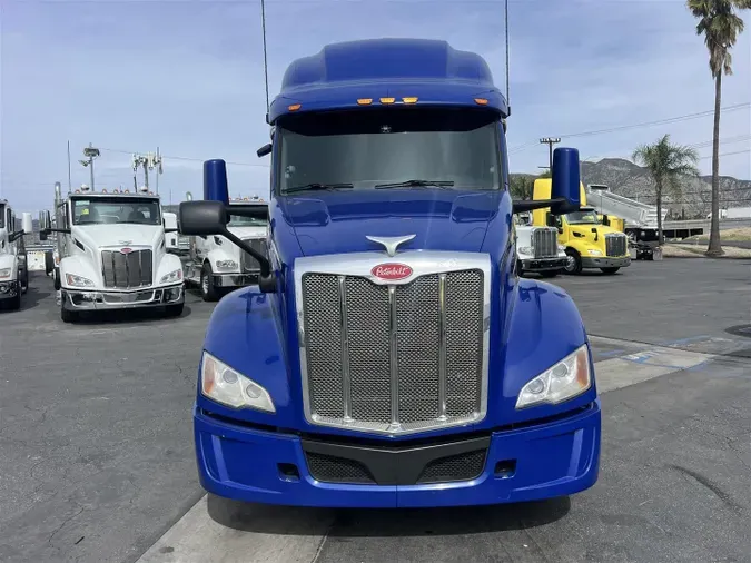 2022 Peterbilt 579