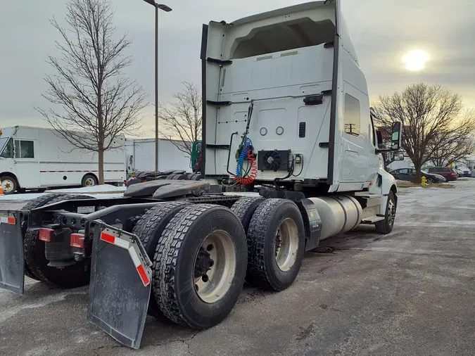 2019 NAVISTAR INTERNATIONAL LT625 SLPR CAB