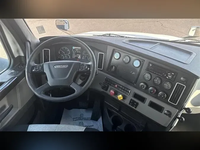 2019 FREIGHTLINER CA126