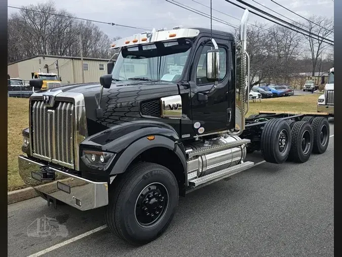 2025 WESTERN STAR 49X