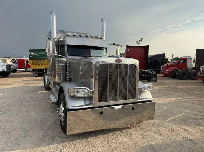 2023 Peterbilt 389
