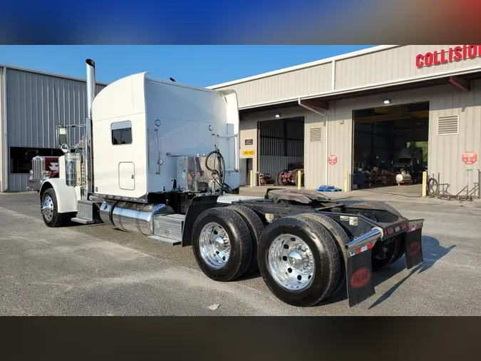 2020 Peterbilt 389