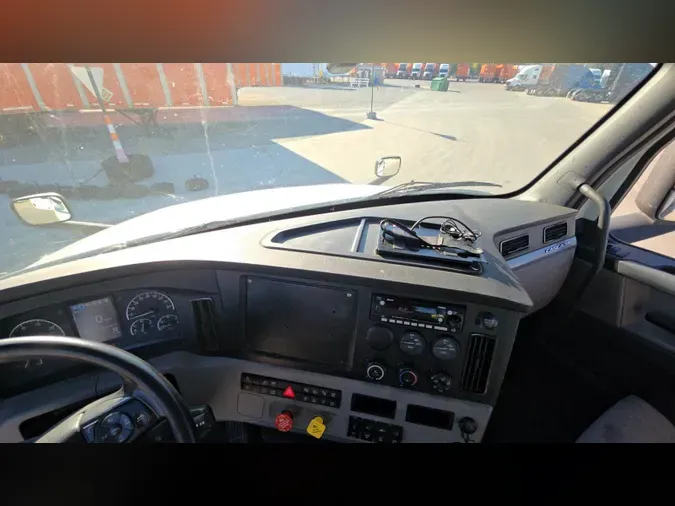 2020 Freightliner Cascadia 126