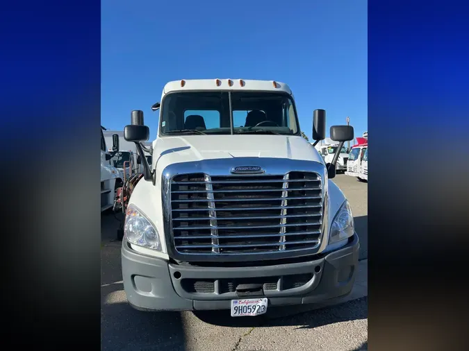 2018 FREIGHTLINER/MERCEDES FLT8664T