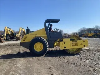 2005 BOMAG BW211PD-3