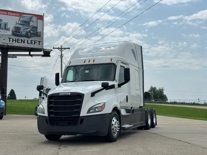 2022 FREIGHTLINER Cascadia 126d7dc386beaf4859e398547bf9c883e86