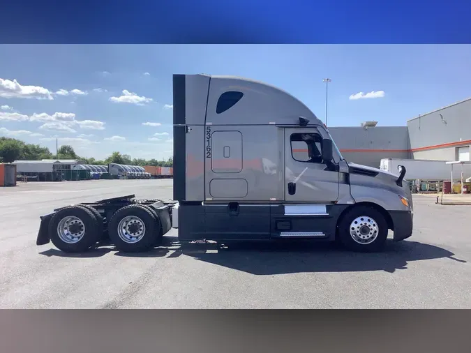 2022 Freightliner Cascadia 126