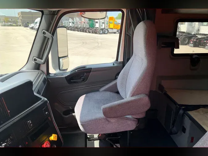 2021 INT LT625 6x4