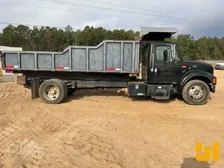 2002 INTERNATIONAL 4700