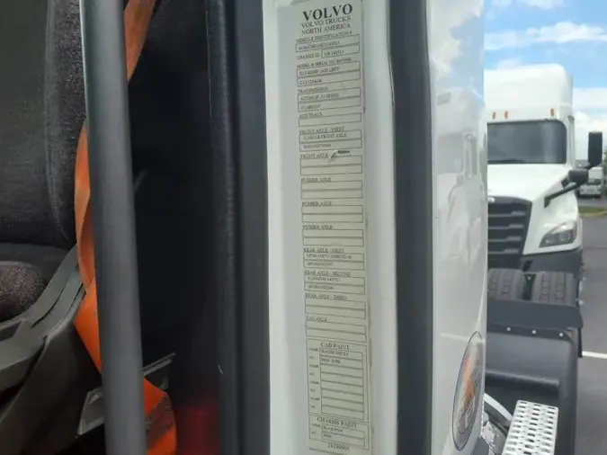 2019 VOLVO VNL64T-300