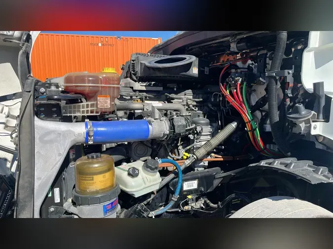 2020 Freightliner Cascadia 126
