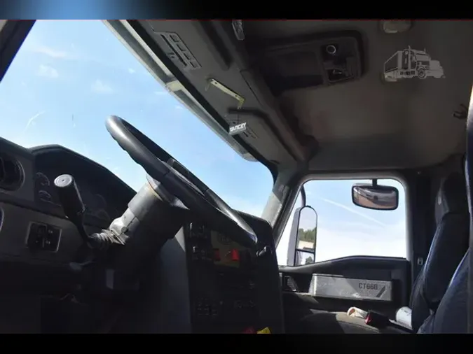 2016 CATERPILLAR CT660S