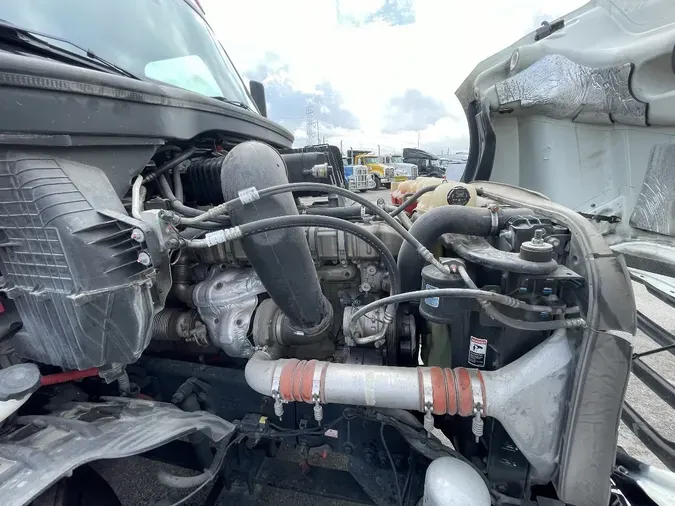 2021 FREIGHTLINER CASCADIA CA126