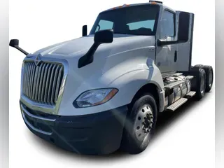 2022 International LT625