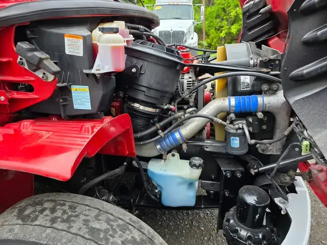 2018 FREIGHTLINER M2 106