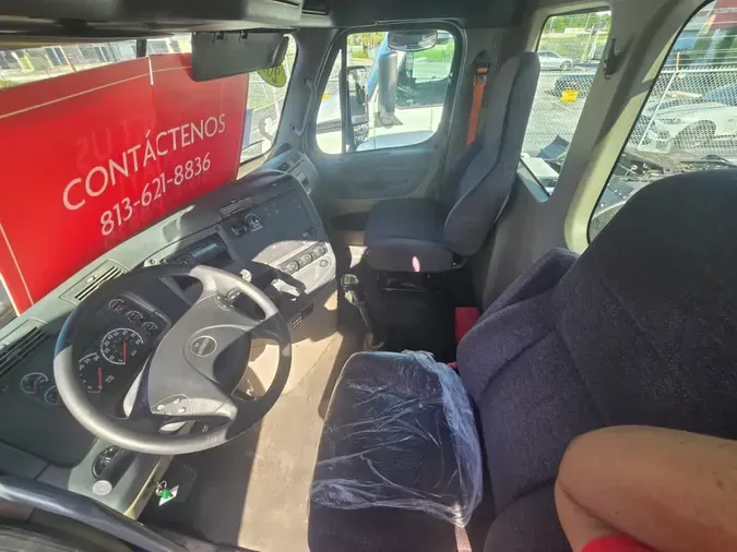 2017 FREIGHTLINER CASCADIA 113