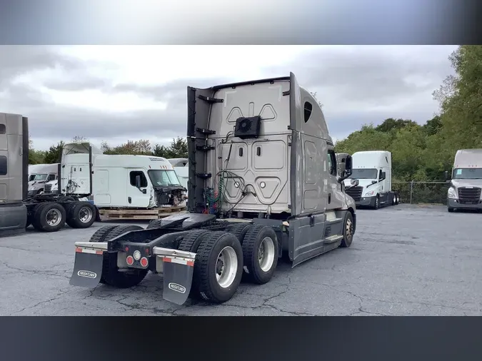 2022 Freightliner Cascadia 126