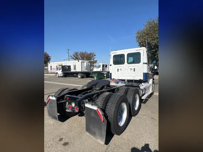 2018 FREIGHTLINER/MERCEDES CASCADIA 125