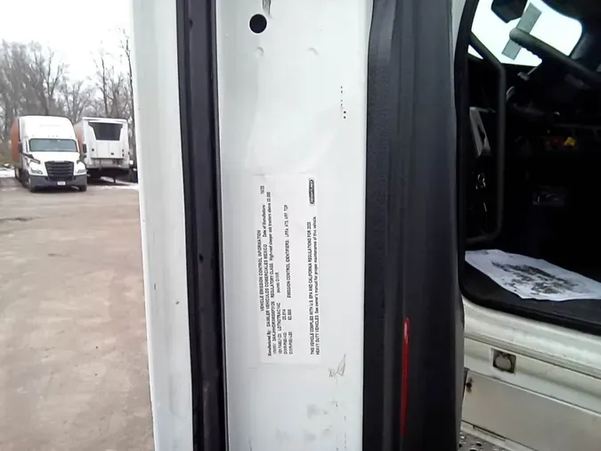 2021 Freightliner Cascadia 126