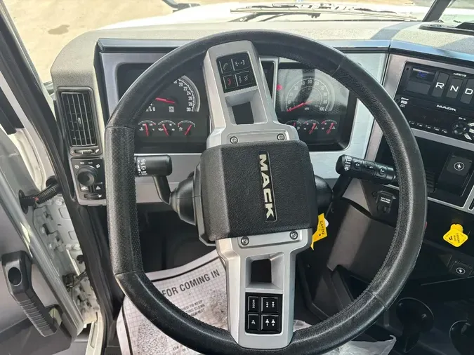 2020 MACK AN64T