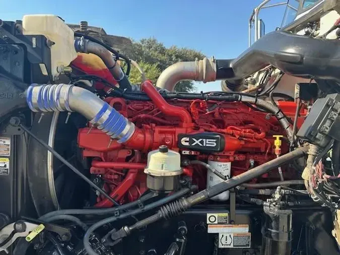 2021 Peterbilt 389