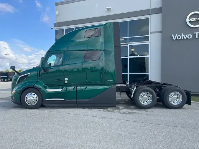 2026 VOLVO VNL64T860