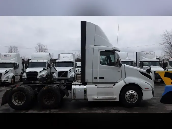 2019 Volvo VNL300