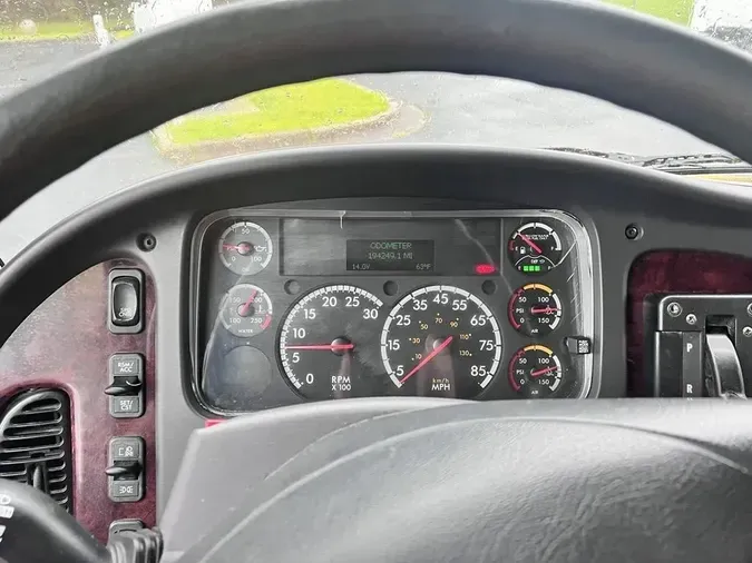 2019 Freightliner Business Class M2 106