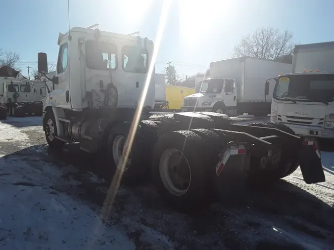 2018 FREIGHTLINER/MERCEDES CASCADIA 113