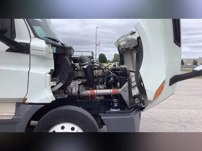 2020 Freightliner Cascadia 126