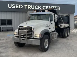 2022 MACK GR64F