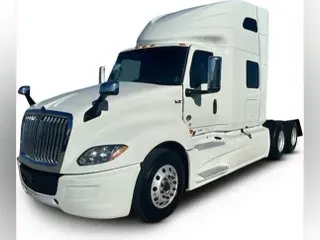 2022 International LT625
