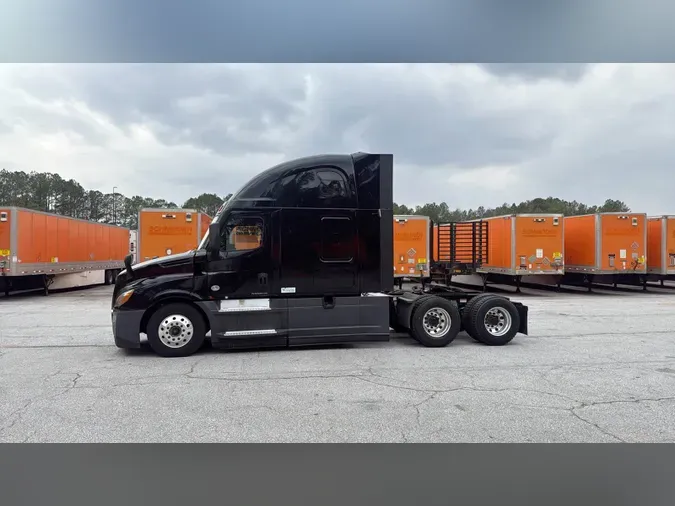 2021 Freightliner Cascadia 126