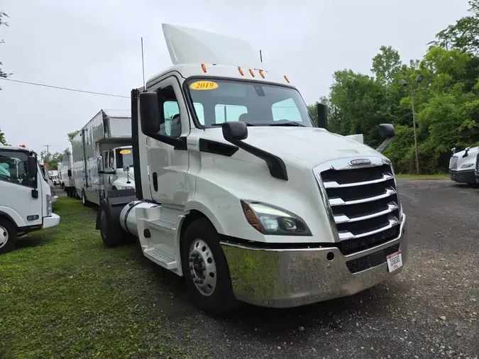 2019 FREIGHTLINER NEW CASCADIA 116