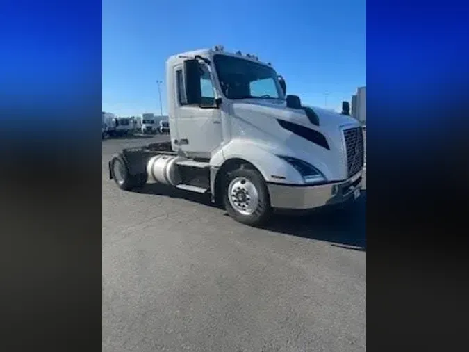 2019 VOLVO VNL42T 300