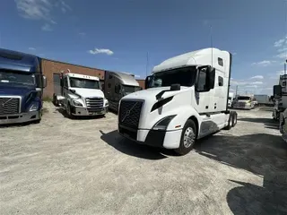 2020 VOLVO VNL64T760