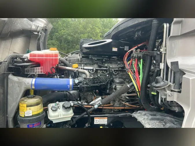 2023 Freightliner Cascadia 126