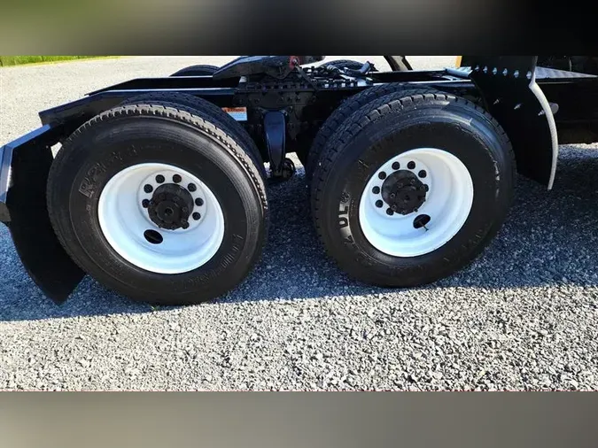 2020 FREIGHTLINER CA126