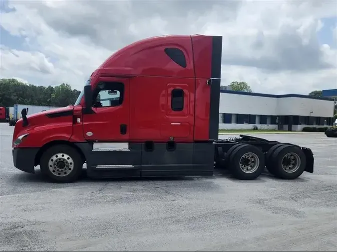 2022 FREIGHTLINER CASCADEVO1