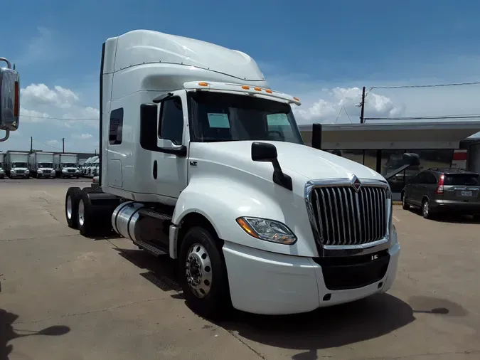 2019 NAVISTAR INTERNATIONAL LT625 SLPR CAB